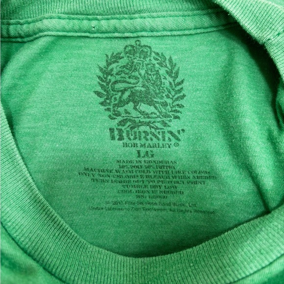 Green Bob Marley burnin Tshirt with Bob Marley on front - Picture 2 of 3